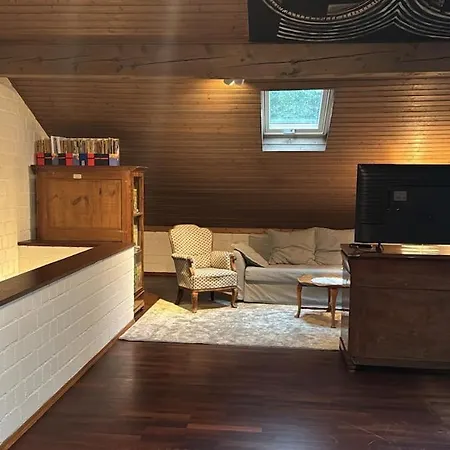 Malerisches Kuenstlerhaus Fuer Bis Zu 6 Gaeste - Balkon & Parkplatz Apartment *