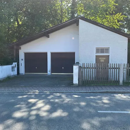 Malerisches Kuenstlerhaus Fuer Bis Zu 6 Gaeste - Balkon & Parkplatz *