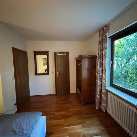Apartment Malerisches Kuenstlerhaus Fuer Bis Zu 6 Gaeste - Balkon & Parkplatz Krailling