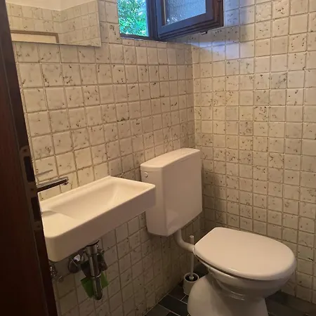 Malerisches Kuenstlerhaus Fuer Bis Zu 6 Gaeste - Balkon & Parkplatz